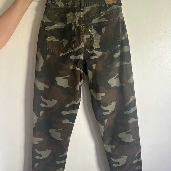 American Eagle| Camo Corduroy Pants SIZE 8 Regular - Picture 4 of 5